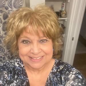 Meet your Posher, Debbie